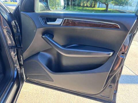 2012 Audi Q5 3.2 quattro Premium Plus