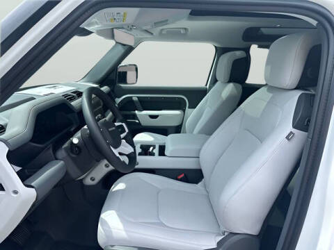 2025 Land Rover Defender 90 P400 X-Dynamic SE