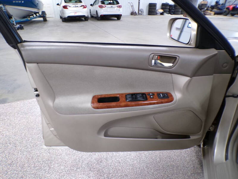 2004 Toyota Camry XLE