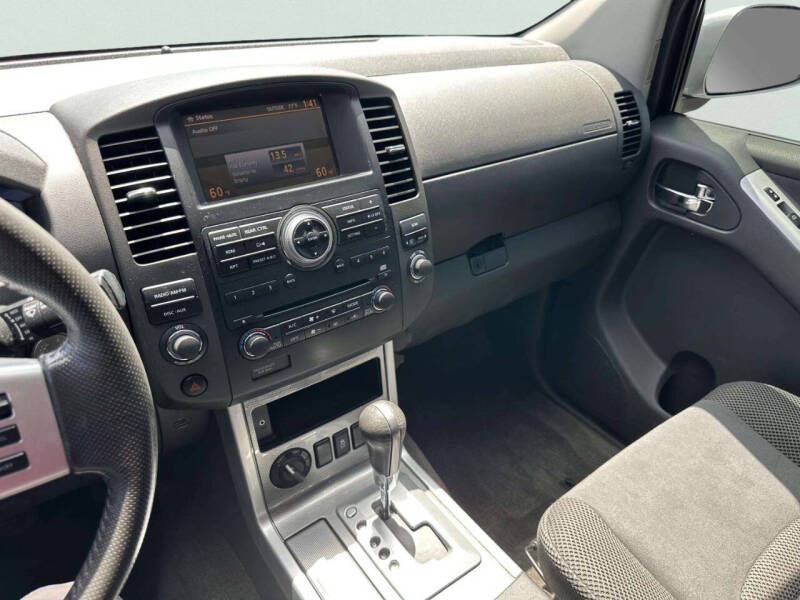 2012 Nissan Pathfinder Silver Edition