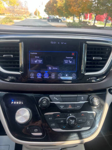 2017 Chrysler Pacifica Touring Plus