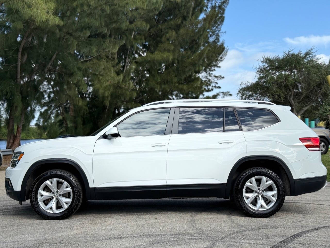 2018 Volkswagen Atlas SE w/Tech photo 7