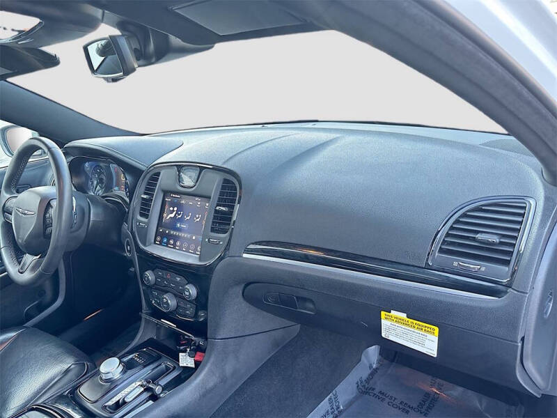 2023 Chrysler 300 S V8