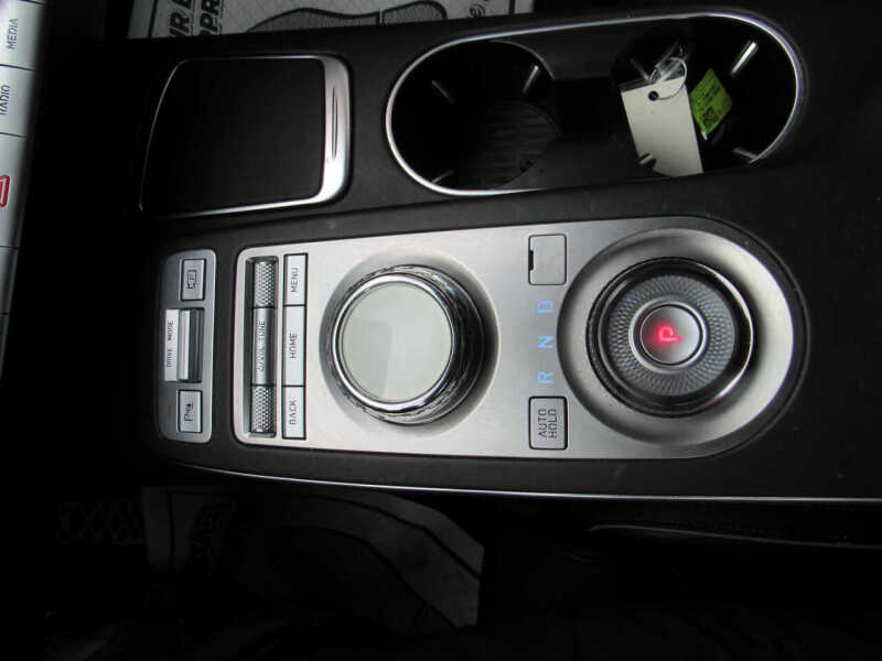 2022 Genesis GV70 2.5T Standard