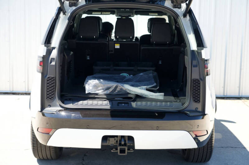 2023 Land Rover Discovery P360 S R-Dynamic