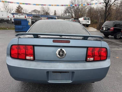 2008 Ford Mustang V6 Deluxe