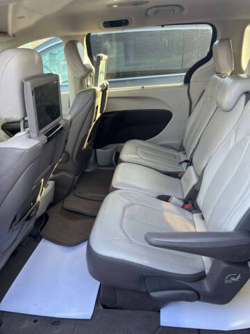 2017 Chrysler Pacifica Touring-L Plus