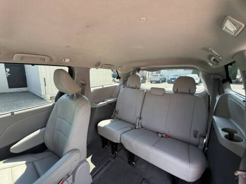 2015 Toyota Sienna