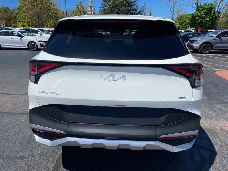 2024 Kia Sportage Hybrid LX