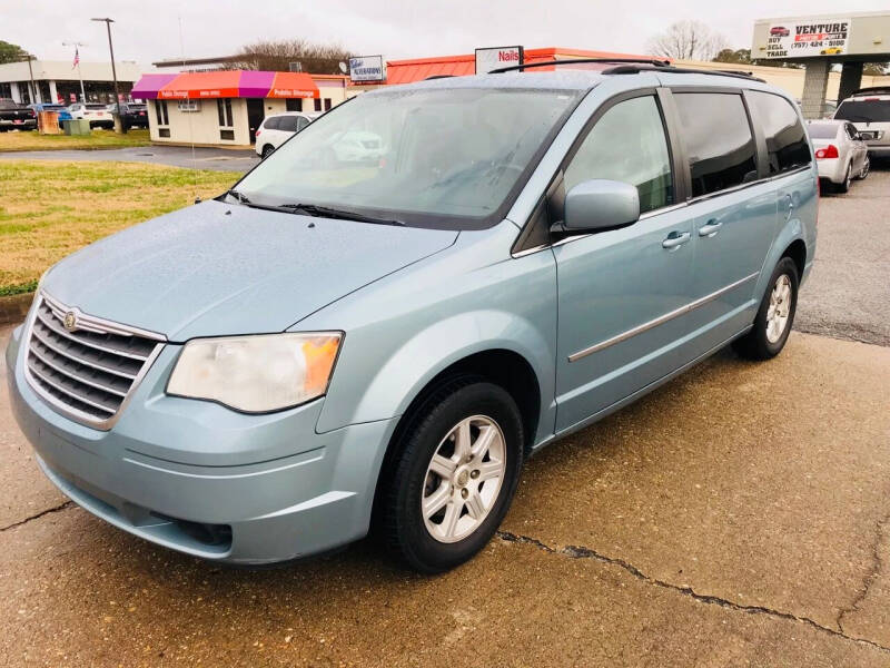 2010 Chrysler Town and Country for sale at VENTURE MOTOR SPORTS in Chesapeake VA