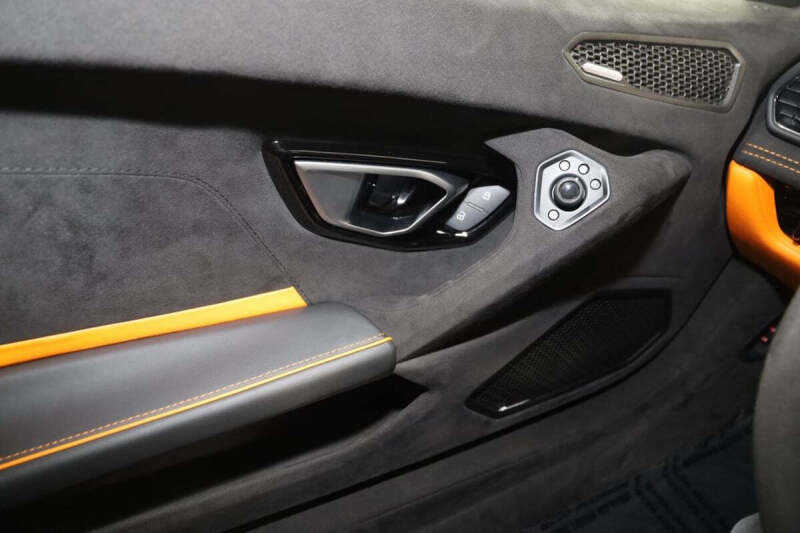 2023 Lamborghini Huracan Tecnica