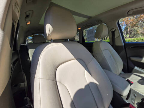 2012 Audi Q5 2.0T quattro Premium Plus