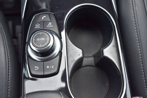 2017 Infiniti QX30 Luxury