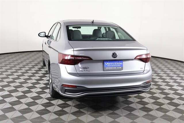 2024 Volkswagen Jetta SE