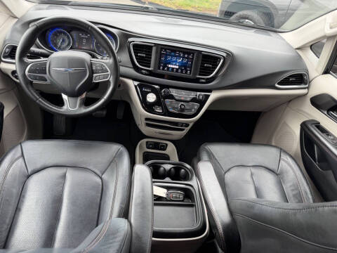 2020 Chrysler Pacifica Touring L