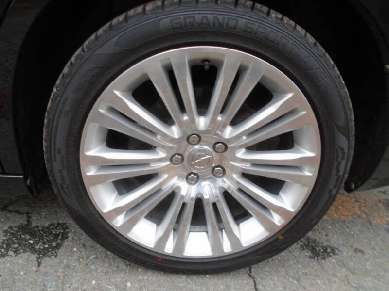 2013 Chrysler 300 C John Varvatos Luxury Edition