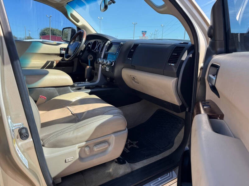 2010 Toyota Sequoia Platinum