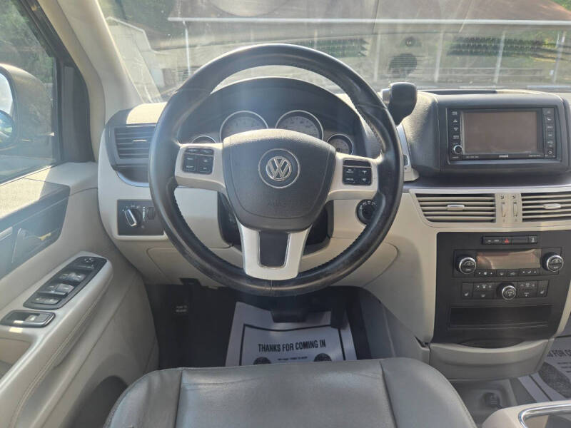 2011 Volkswagen Routan SEL
