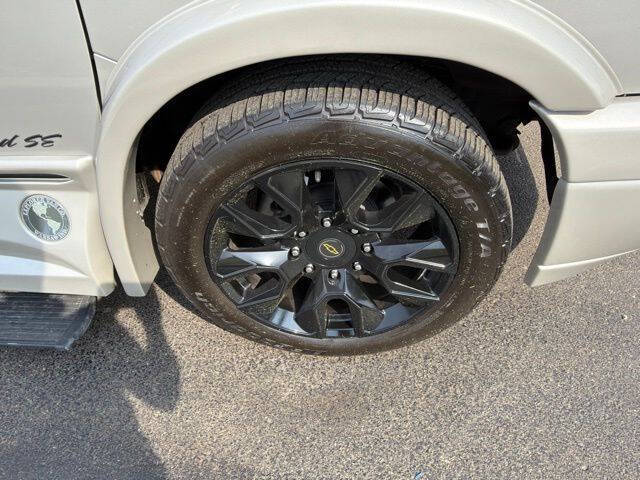2023 Chevrolet Express 2500