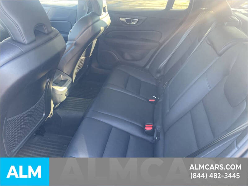 2024 Volvo V60 Cross Country B5 Plus