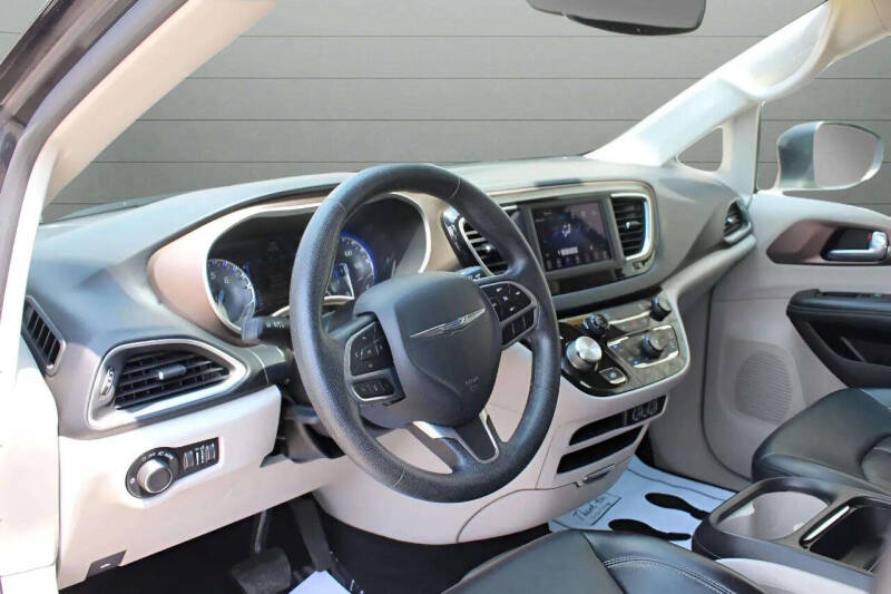 2021 Chrysler Voyager LXi