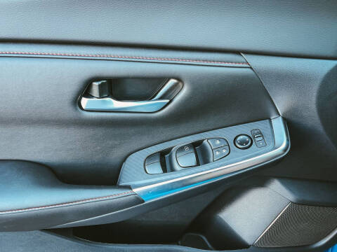 2025 Nissan Sentra SR