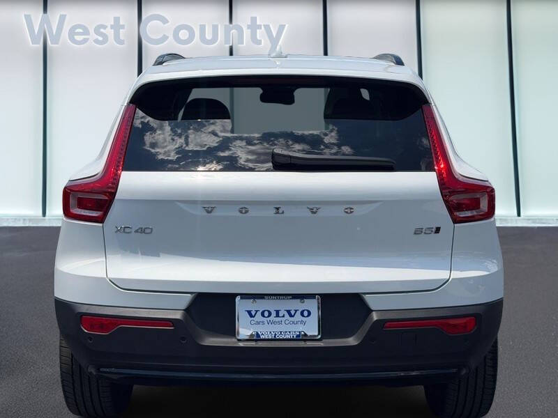 2026 Volvo XC40 B5 Plus