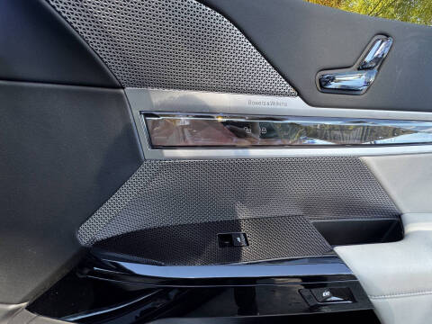 2023 BMW 7 Series 740i