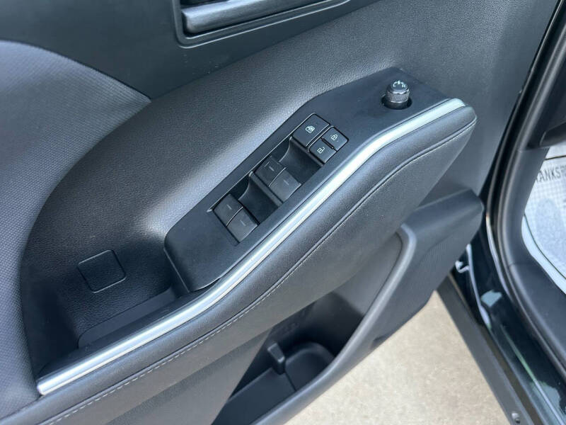 2020 Toyota Highlander LE