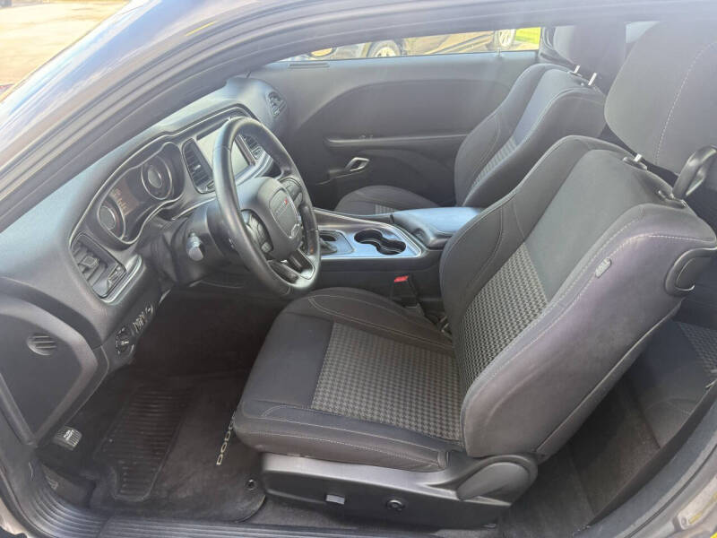 2015 Dodge Challenger SXT