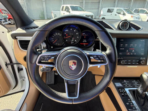 2017 Porsche Macan