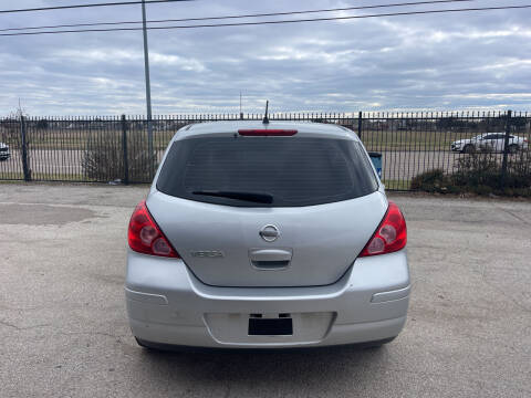 2010 Nissan Versa 1.8 S