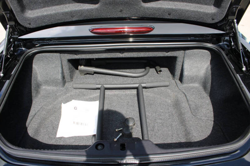 2005 Ford Thunderbird Deluxe