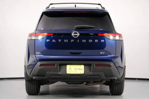2022 Nissan Pathfinder SV