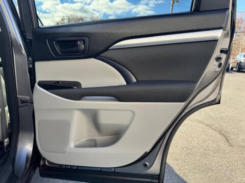 2018 Toyota Highlander LE