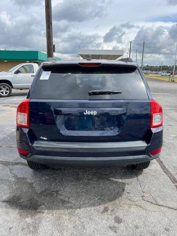 2012 Jeep Compass Sport photo 4