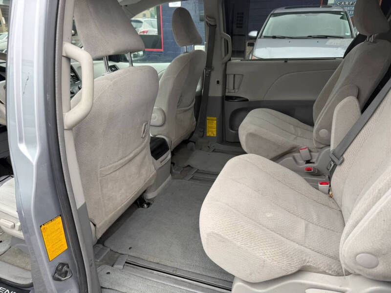 2012 Toyota Sienna