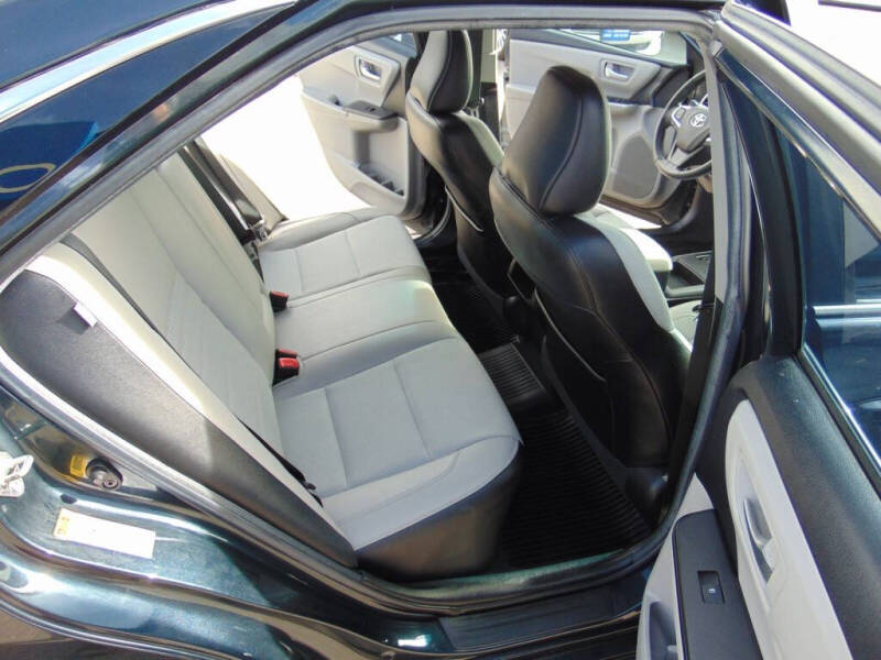 2017 Toyota Camry SE