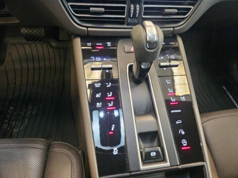 2023 Porsche Macan T