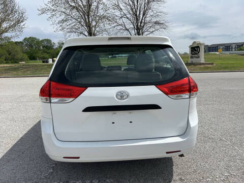 2013 Toyota Sienna L 7-Passenger