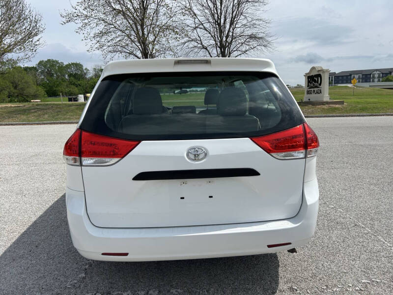 2013 Toyota Sienna L 7-Passenger