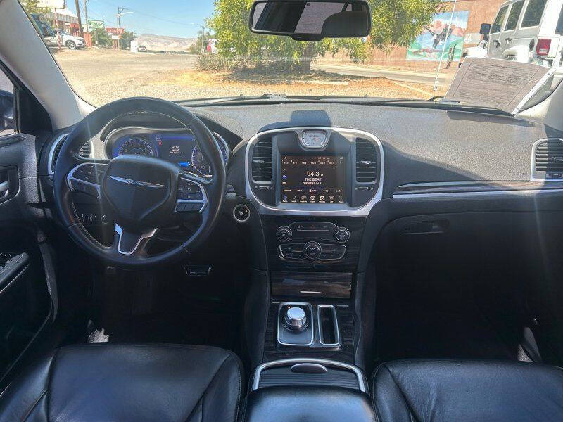 2015 Chrysler 300 Limited