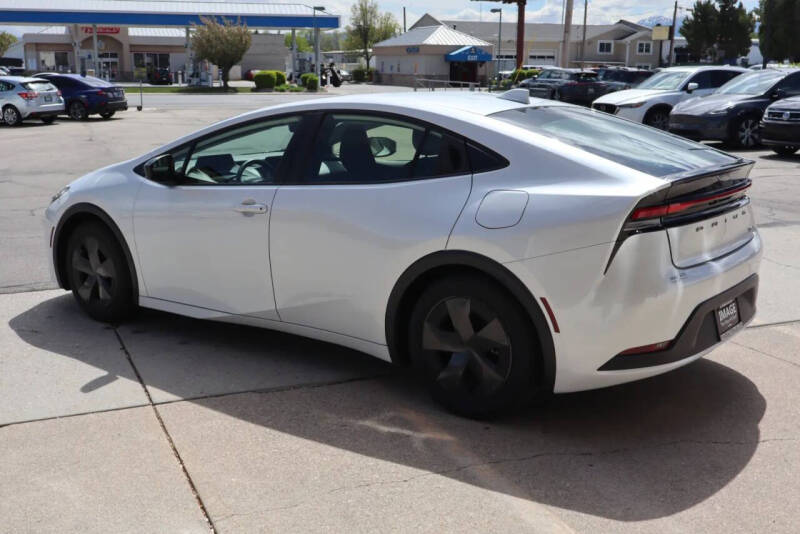 2024 Toyota Prius LE