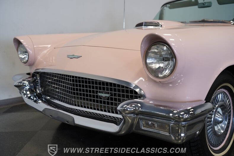 1957 Ford Thunderbird
