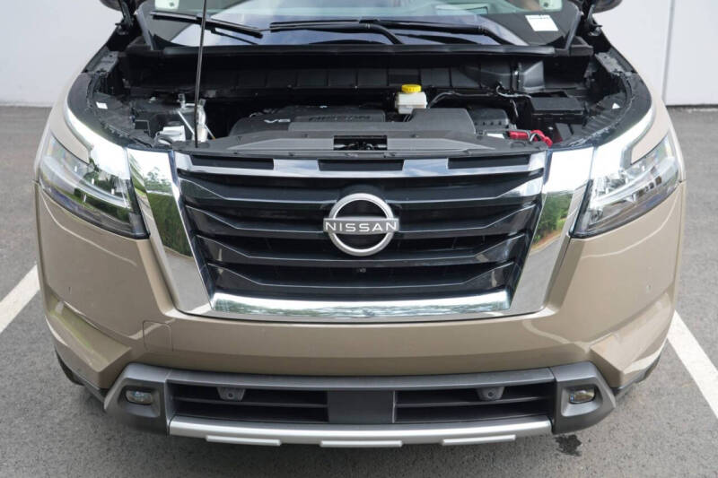 2024 Nissan Pathfinder Platinum