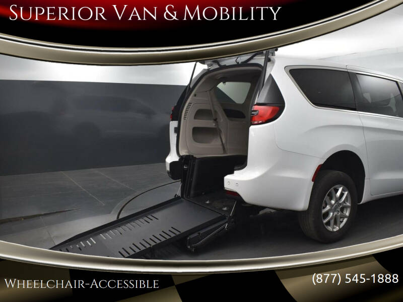 2024 Chrysler Pacifica Touring L