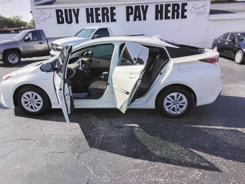 2016 Toyota Prius Two