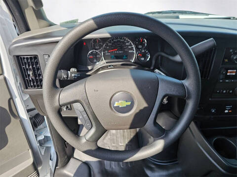 2025 Chevrolet Express 2500