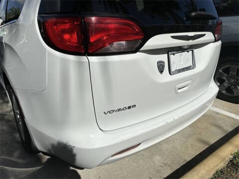 2021 Chrysler Voyager L