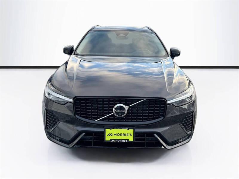 2025 Volvo XC60 B5 Plus Dark Theme